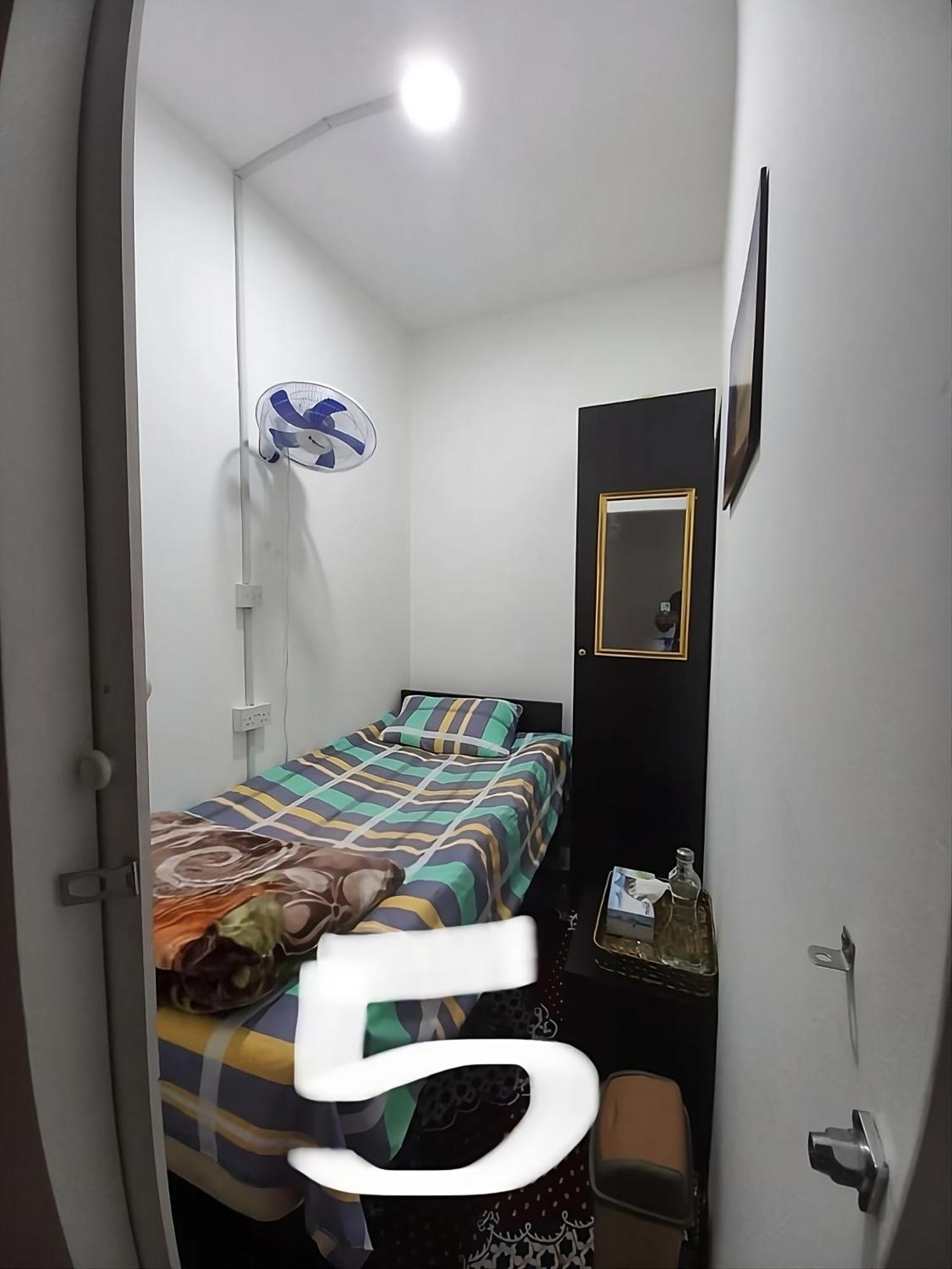 Only Male Gender Royal Luxury Partition Small * Abu Dhabi