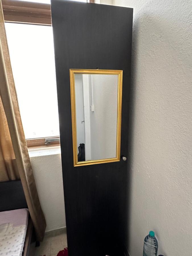 Appartement Only Male Gender Royal Luxury Partition Small Abou Dabi